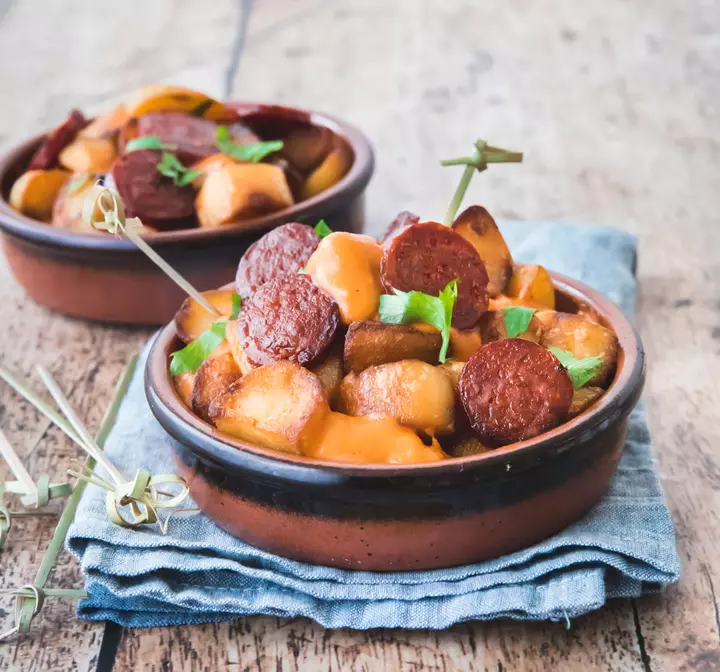 Recette de patatas bravas au chorizo César Moroni