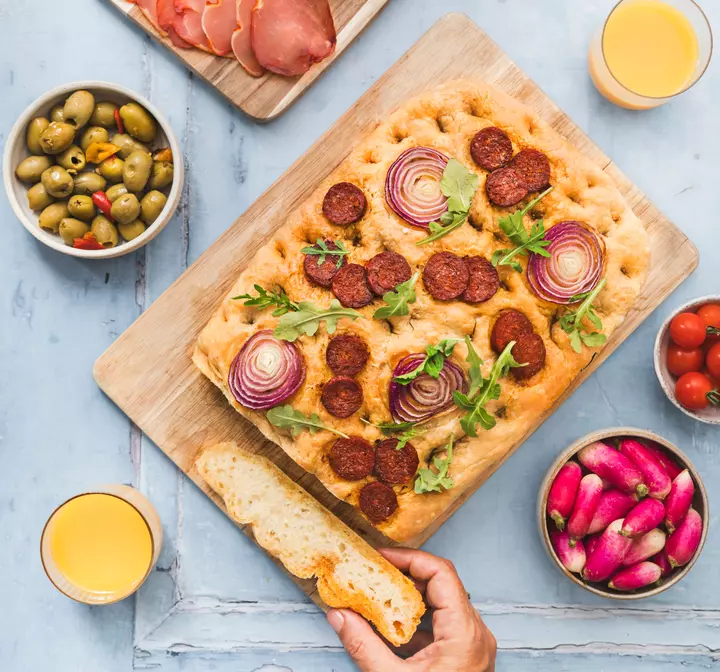 Foccacia au chorizo César Moroni et oignons rouges