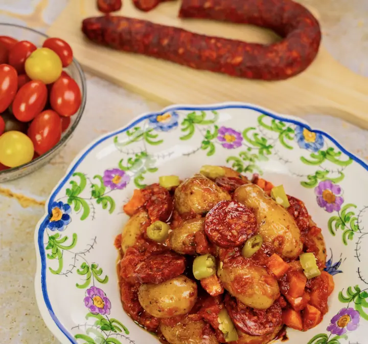 Chorizo, pommes de terre rôties et poivron